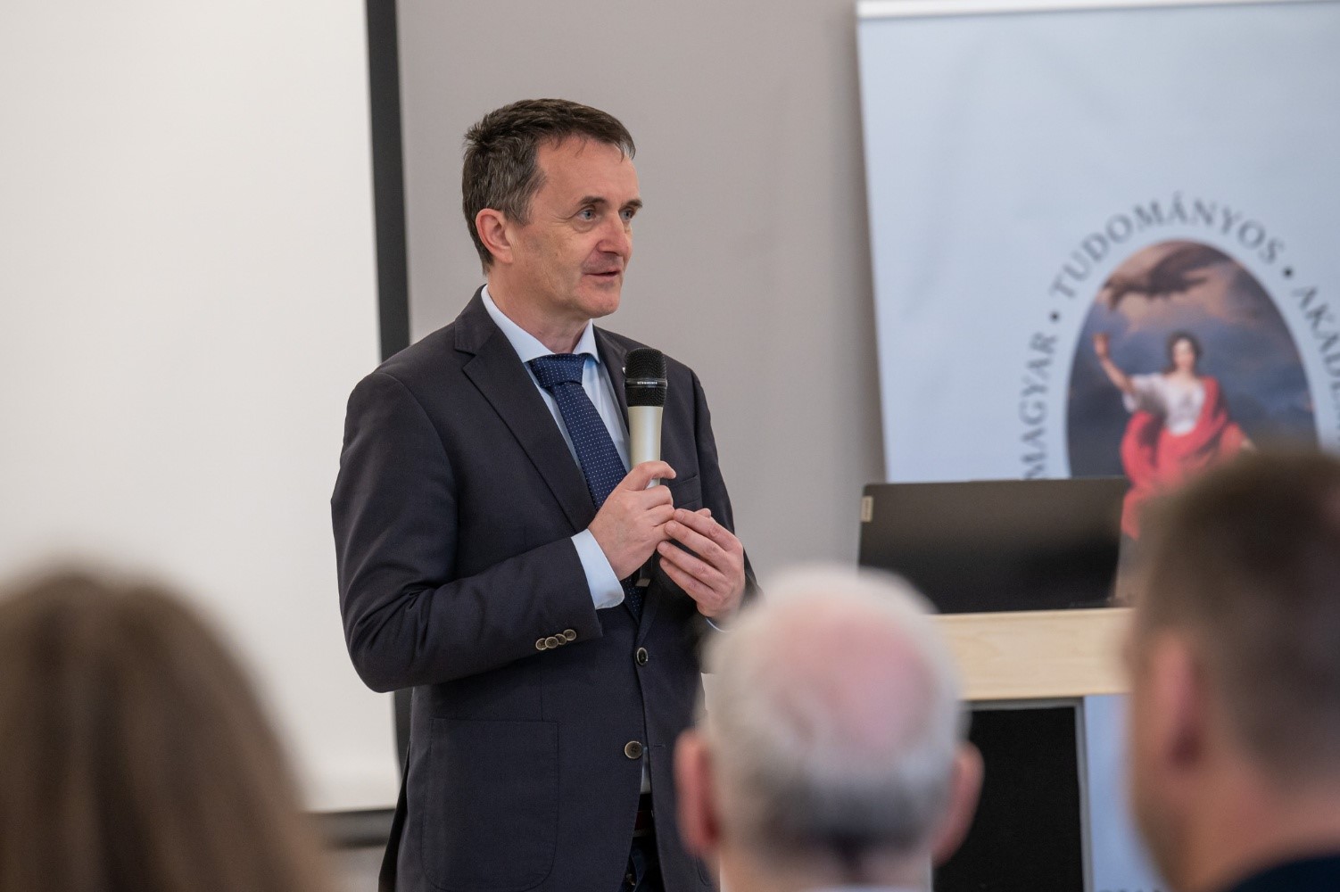 József Németh, Director of the North Transdanubian Water Directorate and President of the Regional Organisation of the Hungarian Hydrological Society of Győr, highlighted the significance of glaciers in his opening lecture. (Photo: Gergely Nagy)